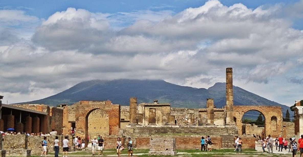 Naples: Pompeii, Vesuvius and Wine Tasting Tour