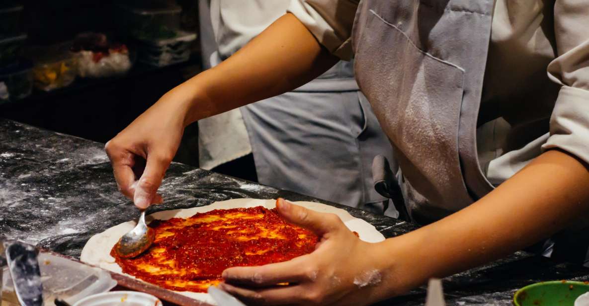 Naples: Premium Pizza-Making Class at a Pizzeria