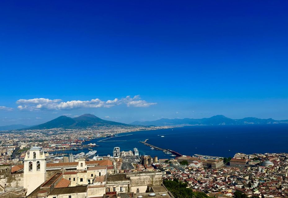 Naples: Walk to Naples With Local Guide