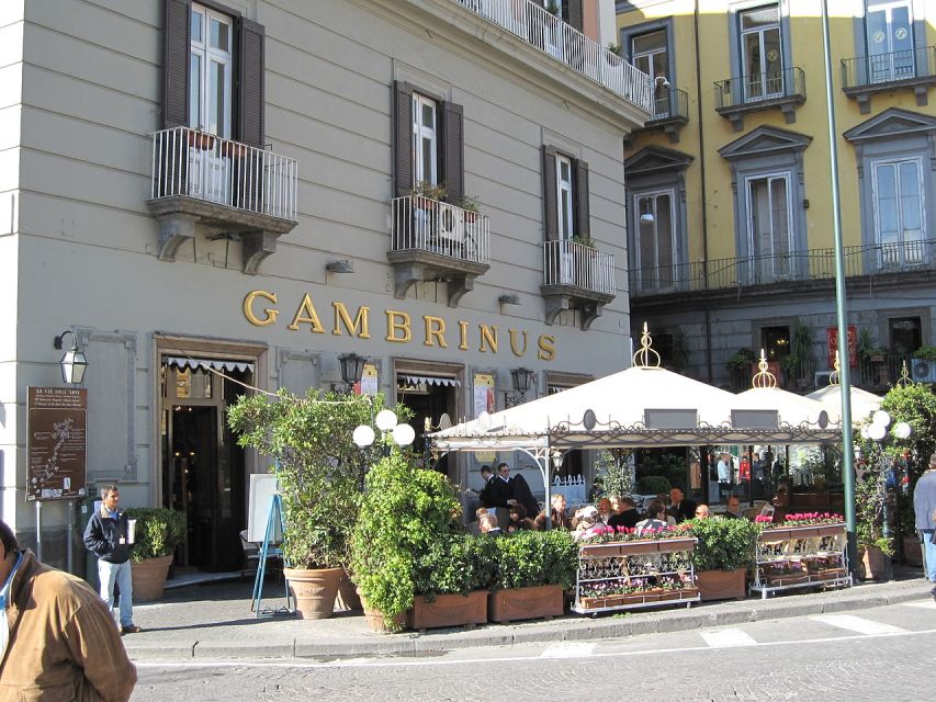 Napoli: Walking Tour of Naples With Local Tour Guide