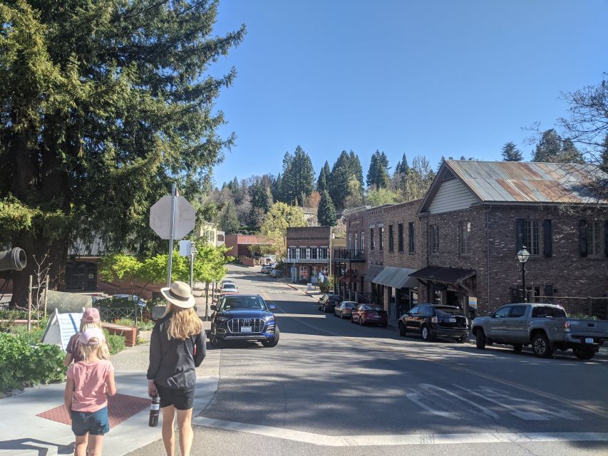 Nevada City, California: Scavenger Hunt Walking Tour