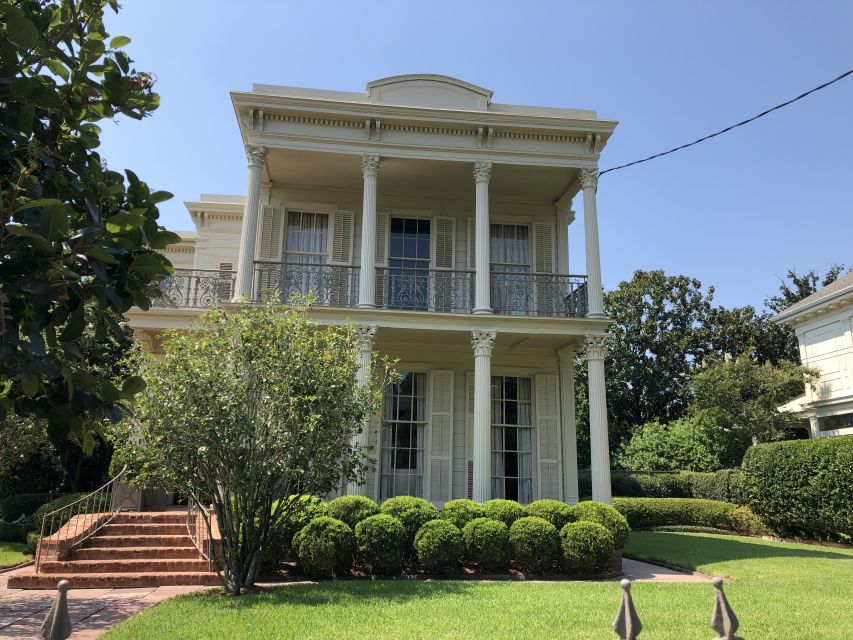 New Orleans: 2-Hour Homes of the Rich & Famous Walking Tour - Overview of the Garden District