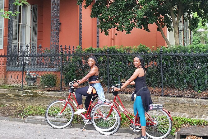 New Orleans Garden District and Cemetery Bike Tour