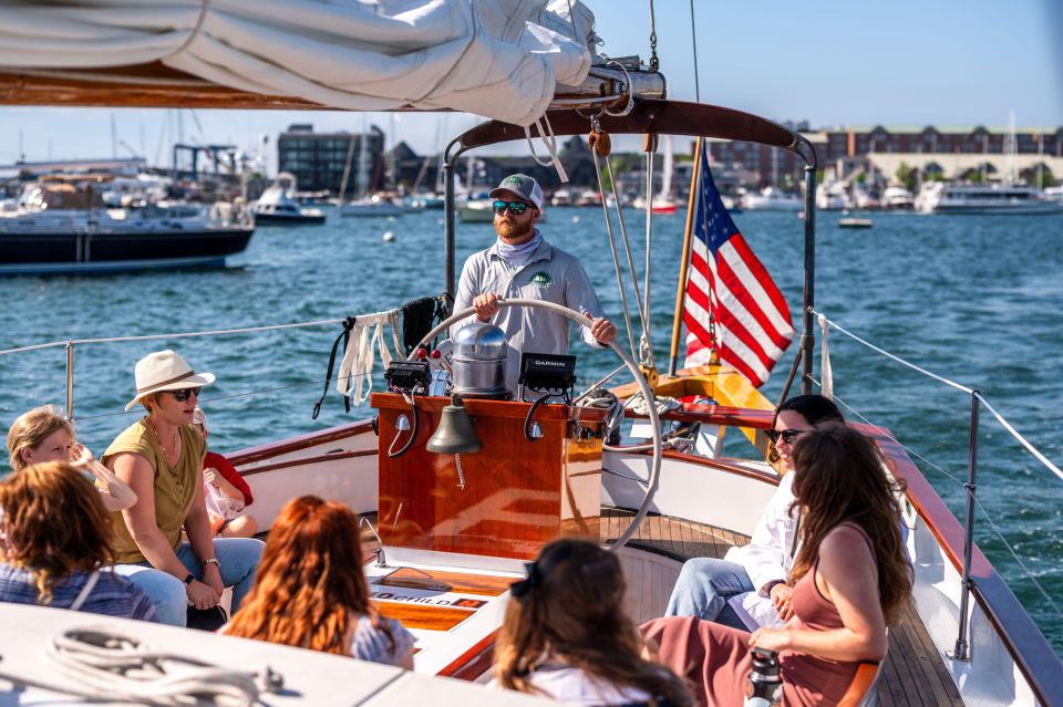 Newport: Day Sailing and Sightseeing Boat Tour on a Schooner