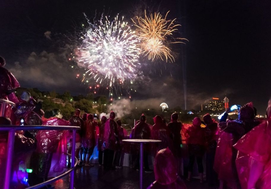 Night on Niagara Walking Tour With Fireworks Cruise + Dinner