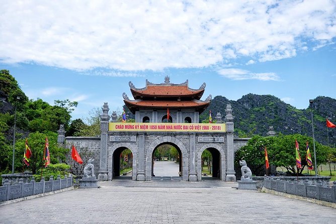 Ninh Binh Daily Tour: Hoa Lu – Am Tien Cave – Tam Coc – Bike – Bich Dong Pagoda