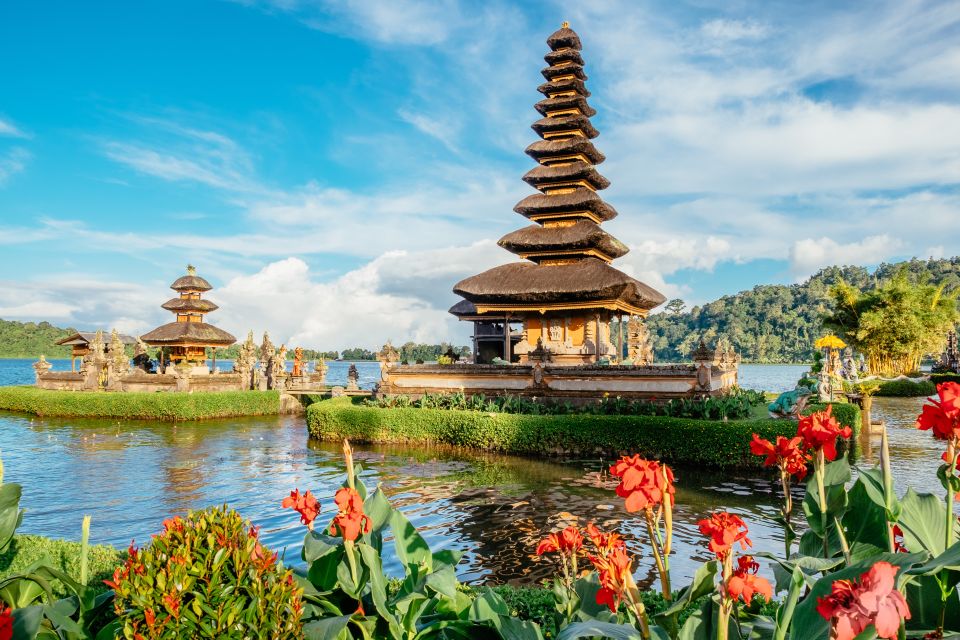 North Bali: Sekumpul Waterfalls and Ulun Danu Temple Tour