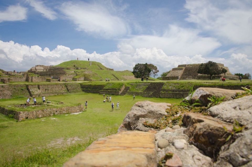 Oaxaca: Guided Archaeological Tour of Monte Alban