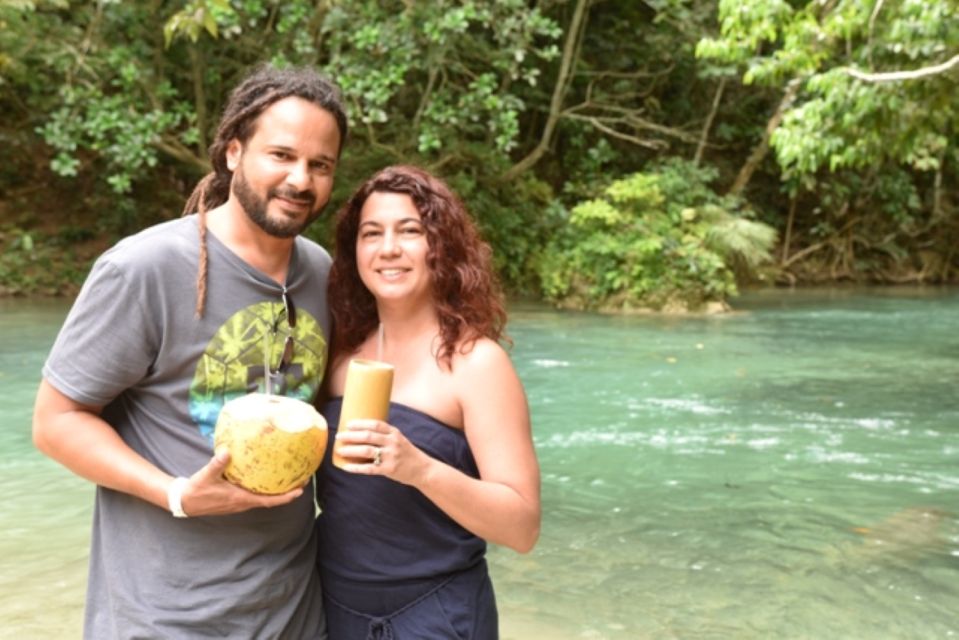 Ocho Rios: Blue Hole, Dunn’s River & Reggae Hill Guided Tour