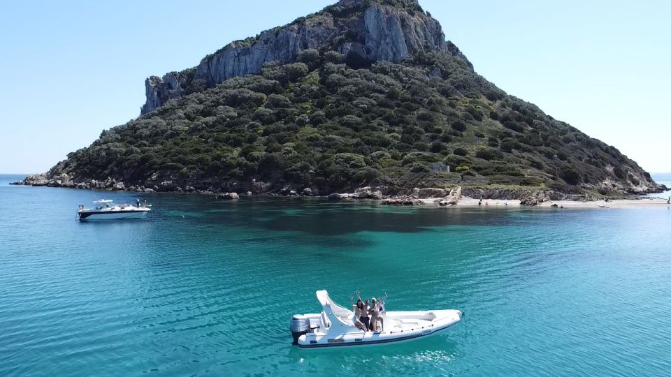 Olbia: Boat Tour to Watch Dolphins and Snorkeling