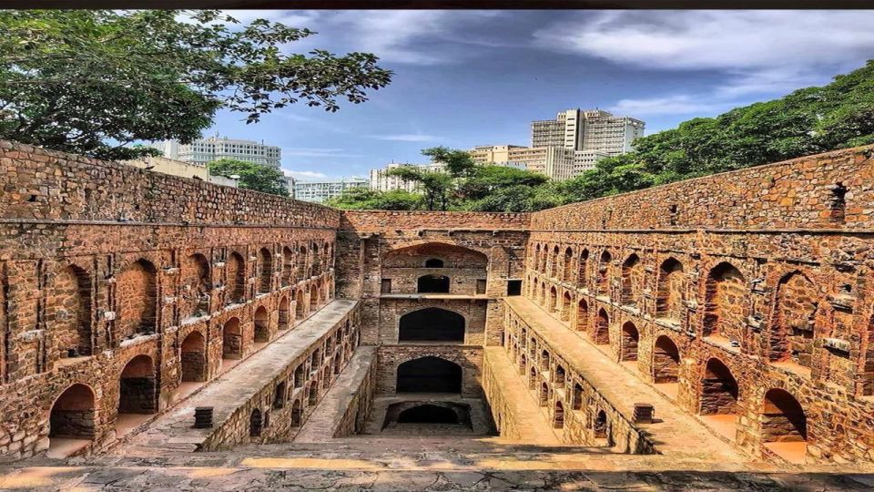 Old and New Delhi Uncovered: Private Guided Full-Day Tour