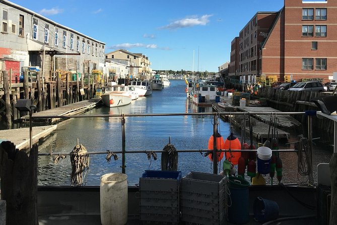 Old Port Seafood Lovers Walking Lunch Tour in Portland, Maine