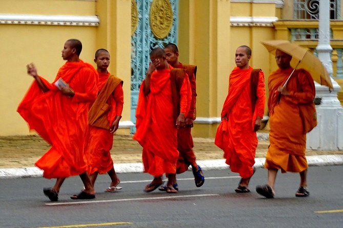 One Day Private Guide Tours History in Phnom Penh Incl. Admission