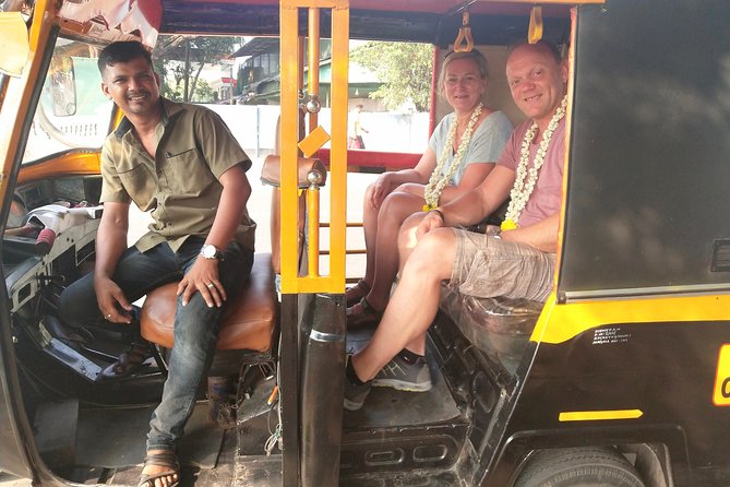 One Hour Backwater Tour and Tuk Tuk Tour in Kochi With Pickup