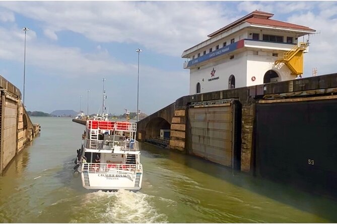 Panama Beyond (Secrets & Best City Tour Ever!)