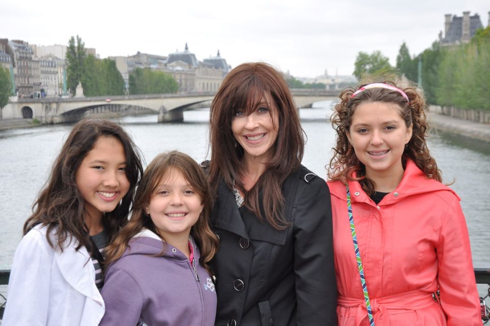 Paris 2-Hour Private Walking Tour With a Photographer