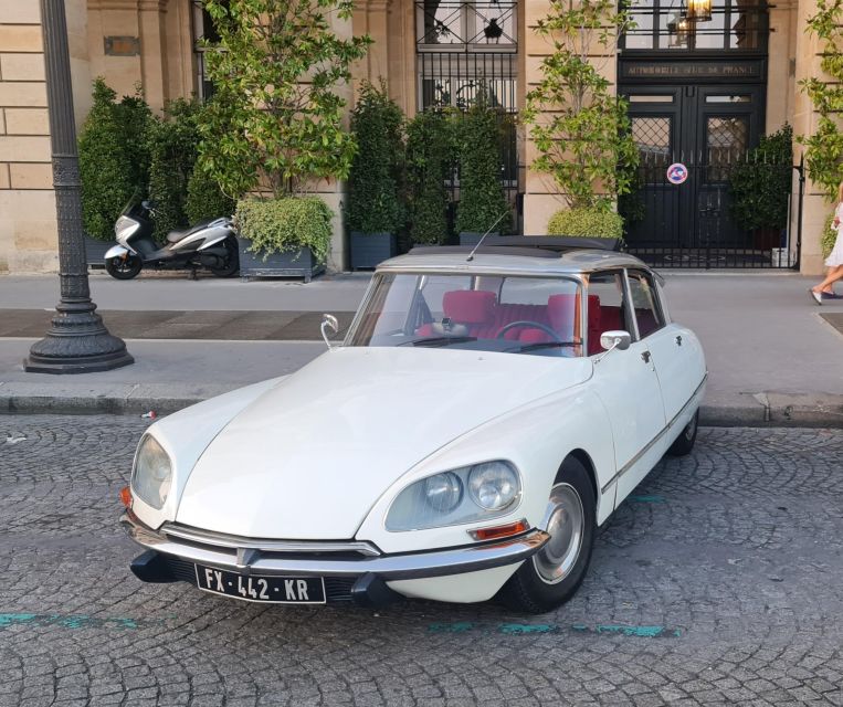 Paris: City Discovery Tour by Vintage Citroën DS Car