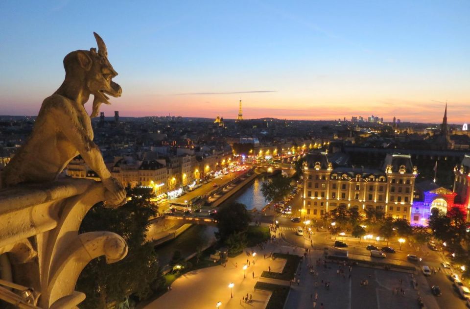 Paris: Night City Tour in a Van for up to 7 People - Tour Overview