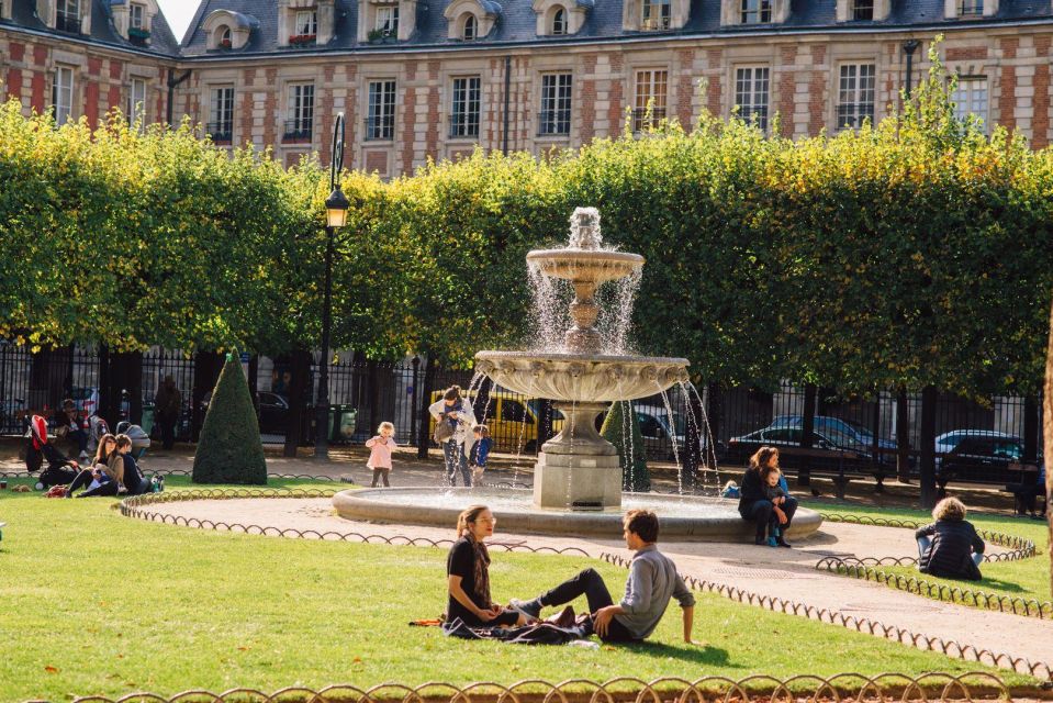 Paris: Place Des Vosges & Hugo Museum In-App Audio Tour (En)