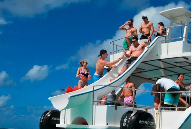 Party Boat in Punta Cana With Drinks and Transportation Included