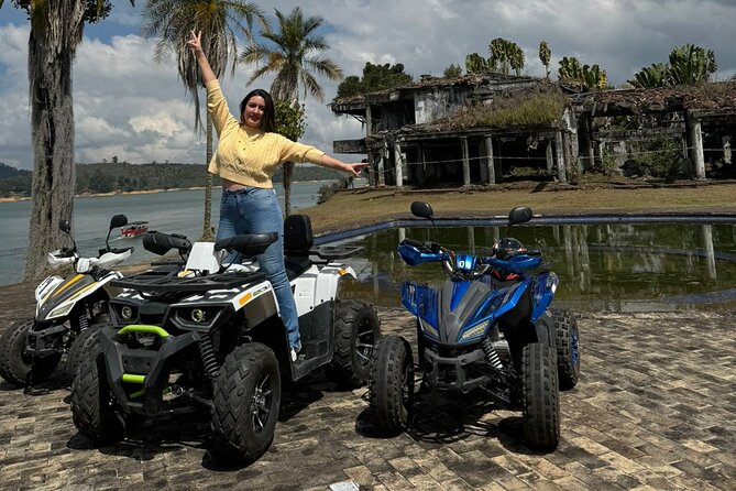 Peñol Stone and Pablo Escobar Hacienda Boat Tour