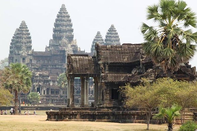 Personalised Angkor Wat Day Tour by an Air-conditioned Car