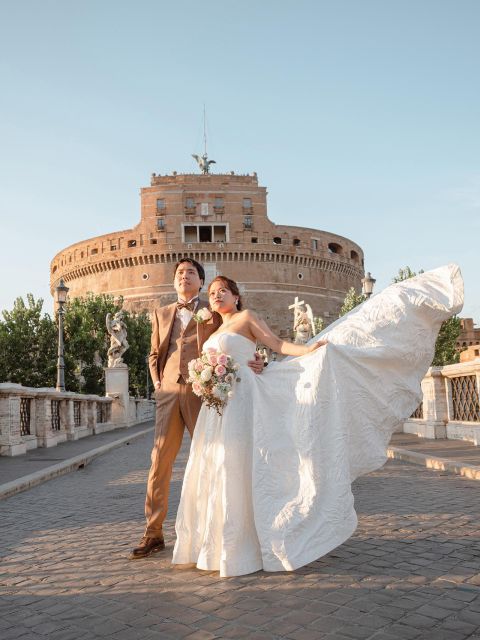 Photoshoot From Trevi Fountain to Colosseum With a Local