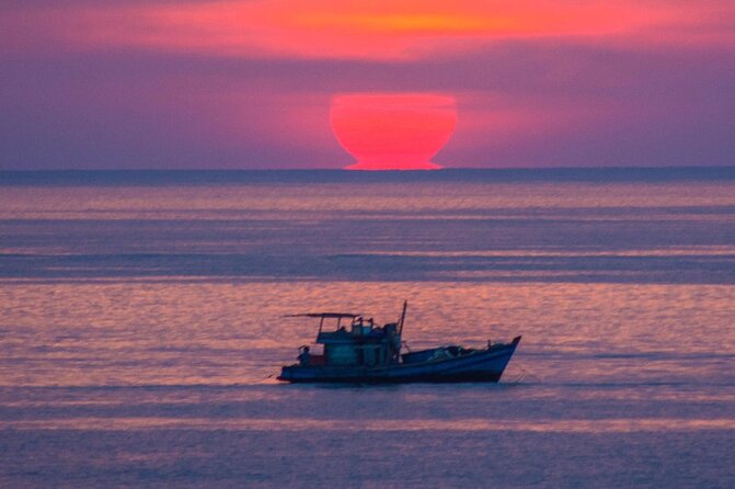 Phu Quoc City – Local Street Food Tour By Night