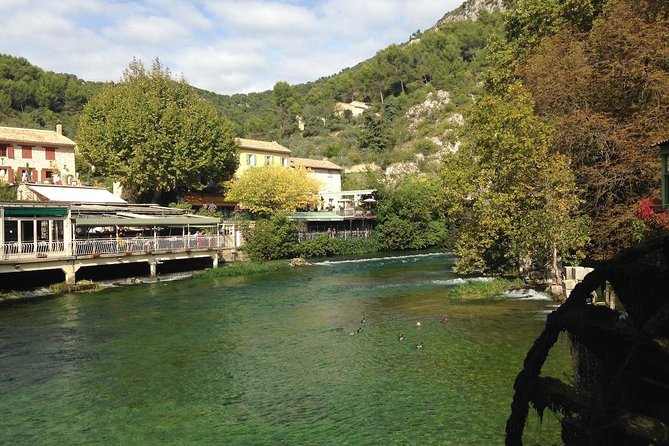 Picturesque Luberon – From AIX-EN-PROVENCE