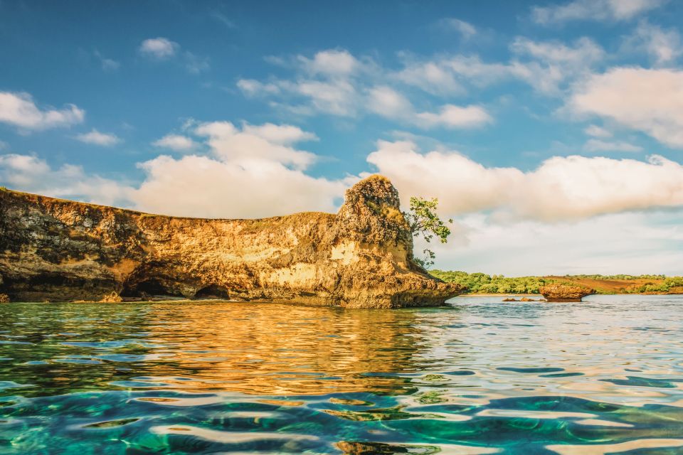 Pink Beach and Southeast Gili Islands Full Day Private Tour