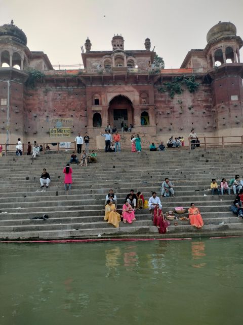 Pintu Tourist Guide in Spanish & English in Varanasi/Benares