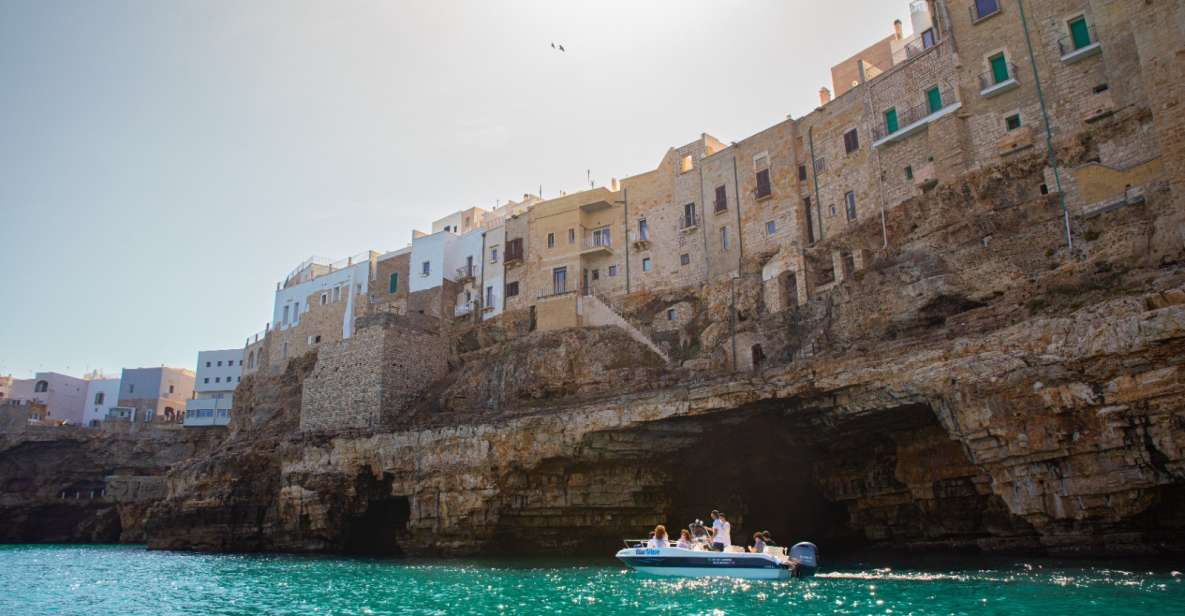 Polignano a Mare: Boat Tour With Prosecco and Snacks