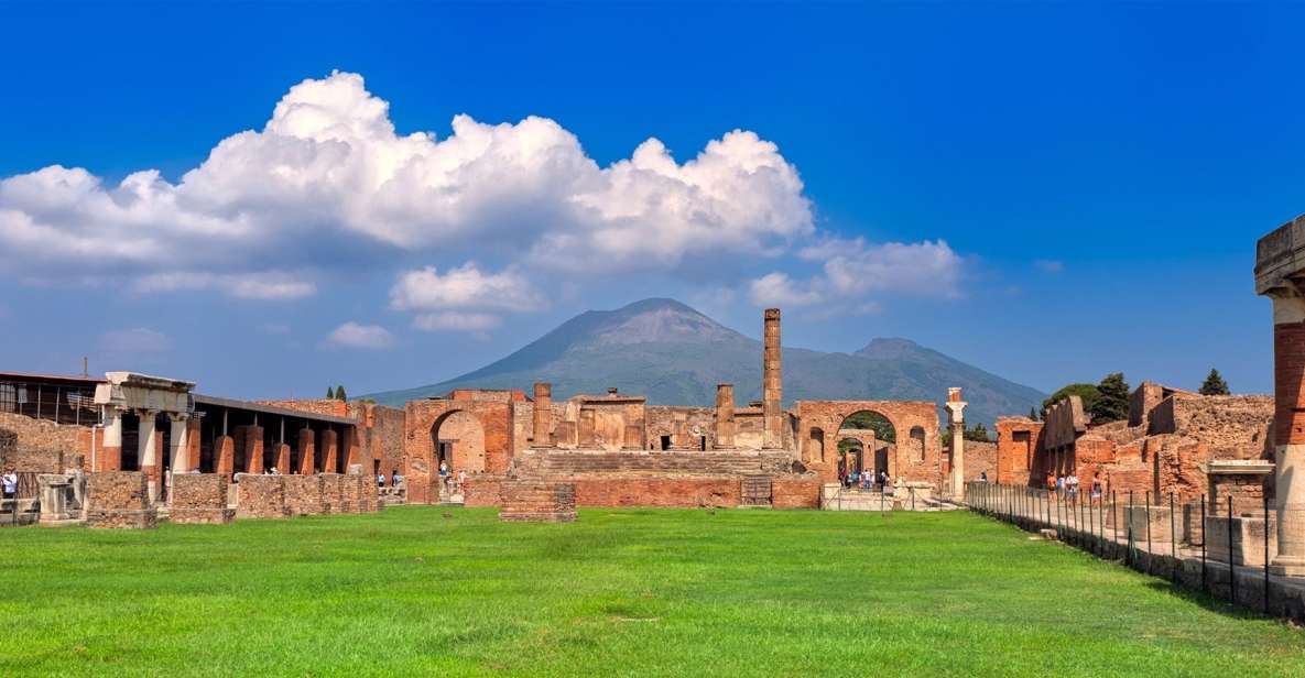 Pompeii: Herculaneum and Vesuvius Full-Day Tour