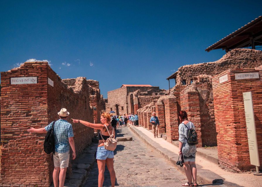 Pompeii Ruins 2-Hour Guided Tour and Entrance Ticket