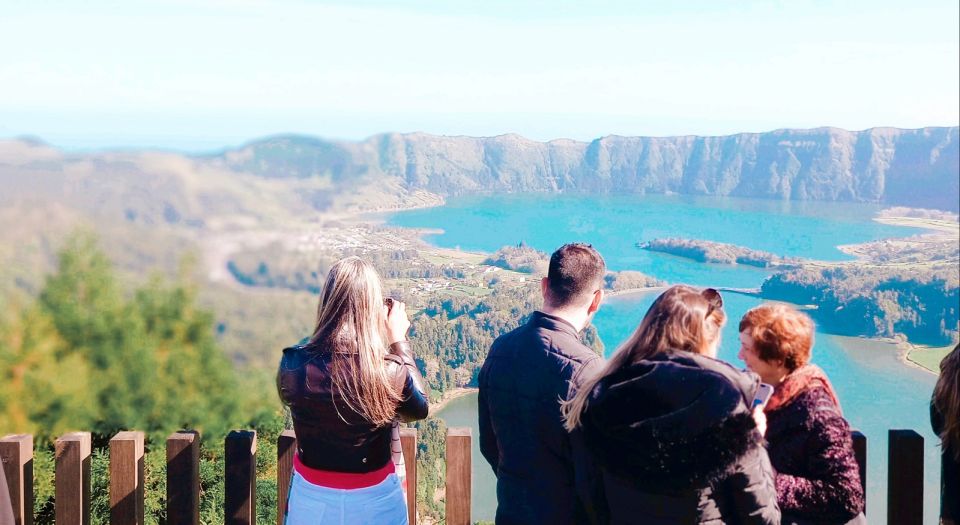 Ponta Delgada: 2-Day West & East Island Volcanoes Tour