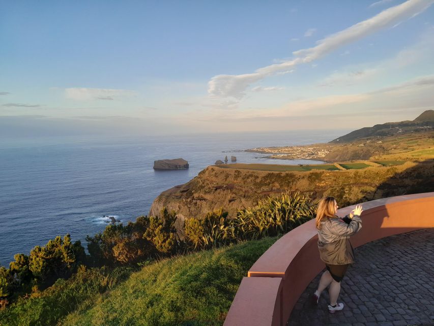 Ponta Delgada: São Miguel 2-Day West & East Volcanoes Tour