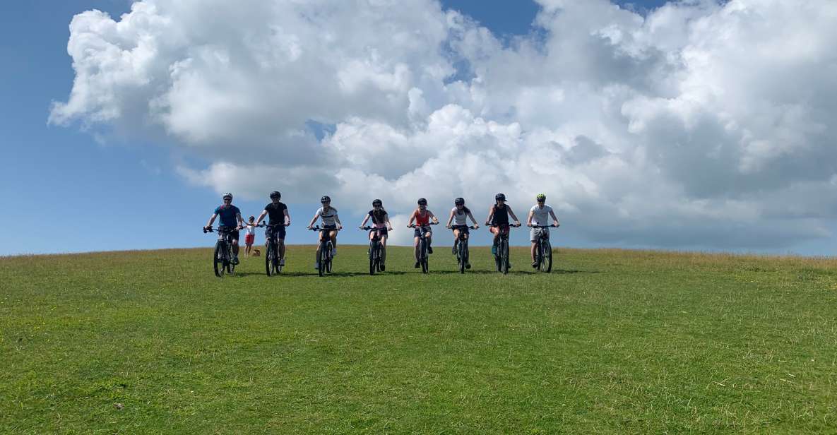 Poole: Old Harry Rocks and Corfé Castle Guided E-bike Tour