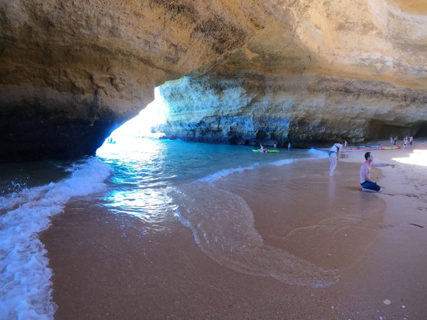 Portimão: Private Benagil Caves Catamaran and Kayak Tour