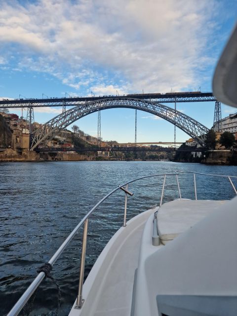 Porto: Guide Boat Tour With Tasting of 4 Port Wines