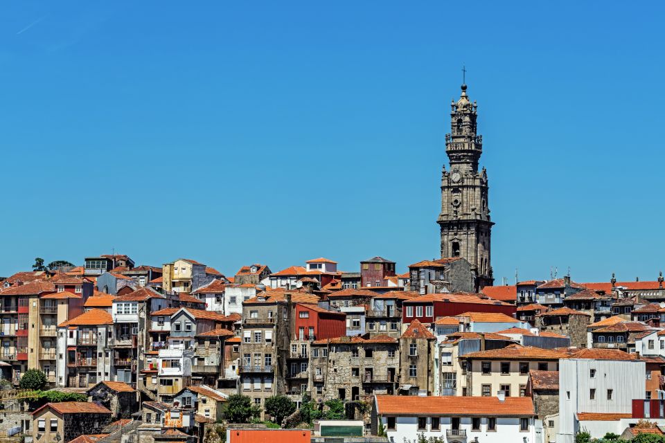 Porto: Highlights Self-Guided Scavenger Hunt and City Tour