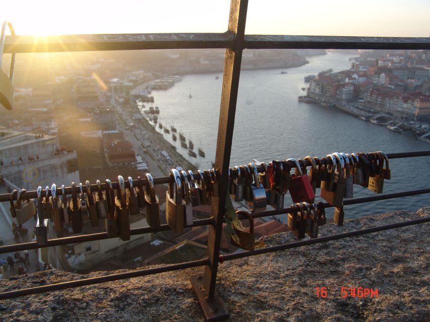 Porto: Private City Tour in Convertible Car With Transfers