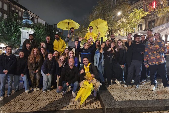 Porto Pubcrawl: 5h,6 Drinks,4 Bars &Skip the Line Club Entry