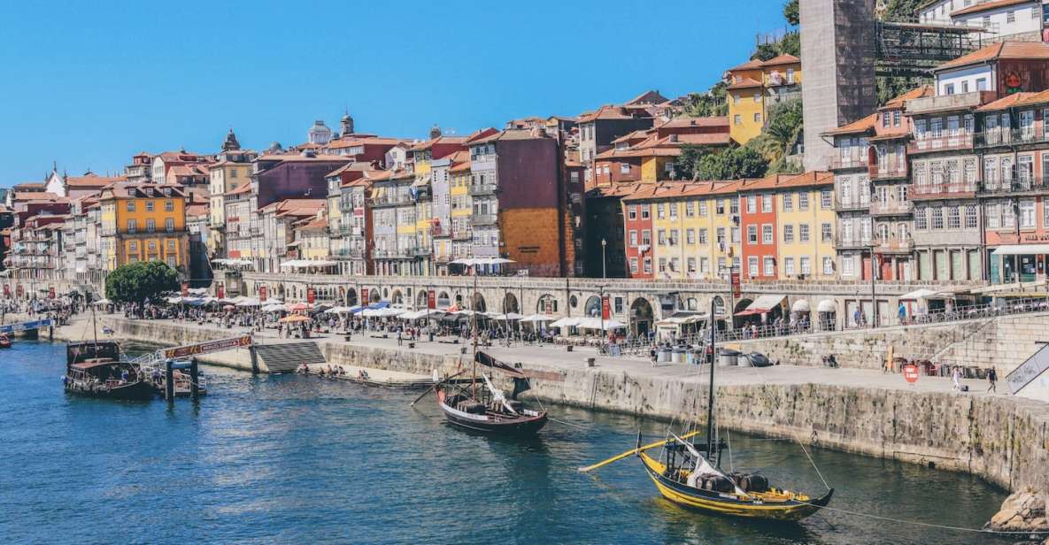 Porto: Self-Guided Treasure Hunt Tour