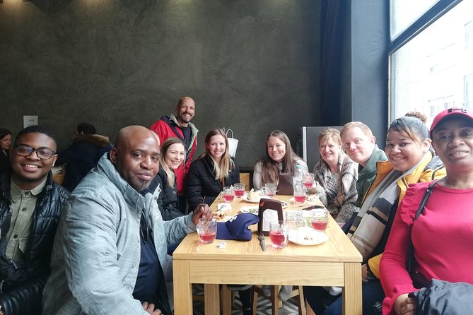 Porto Tapas and Vinho Verde Tour