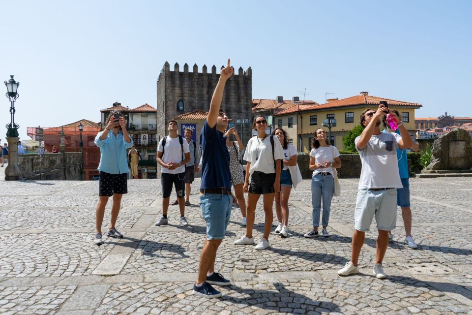 Porto: Walking Tour and Hop-On Hop-Off Bus Tour