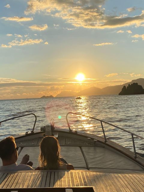 Positano: Amalfi Coast Sunset Group Boat Tour With Prosecco