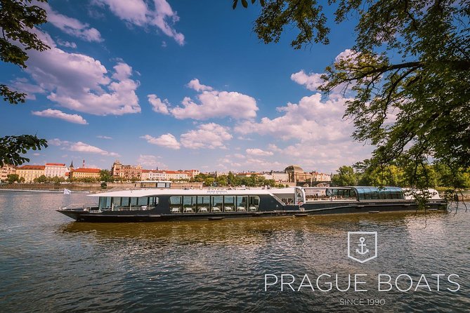 Prague Boats 2-hour Lunch Cruise