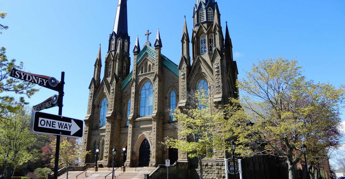 Prince Edward Island: Small Group Charlottetown Walking Tour