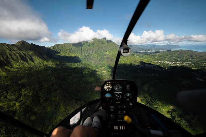 Private 60 Minutes Helicopter Tour in Honolulu