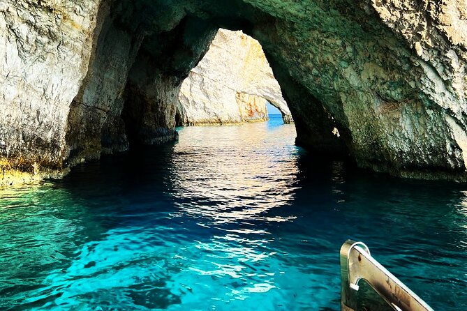 Private 7m 250HP Speed Boat Tour Shipwreck Blue Caves up to 8pax